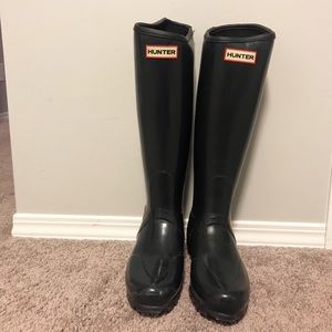 SIZE 6 HUNTER BOOTS